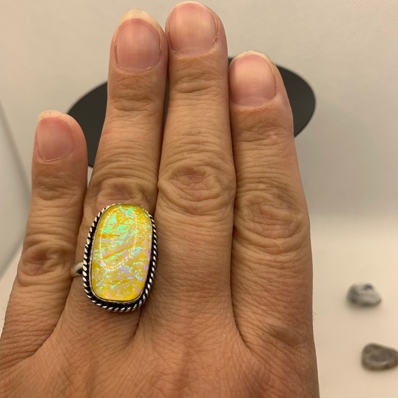 Comfort Curl Adjustable Ring, Yellow Australian Triplet w Dazzling Blue Accents - Picture 8 of 14